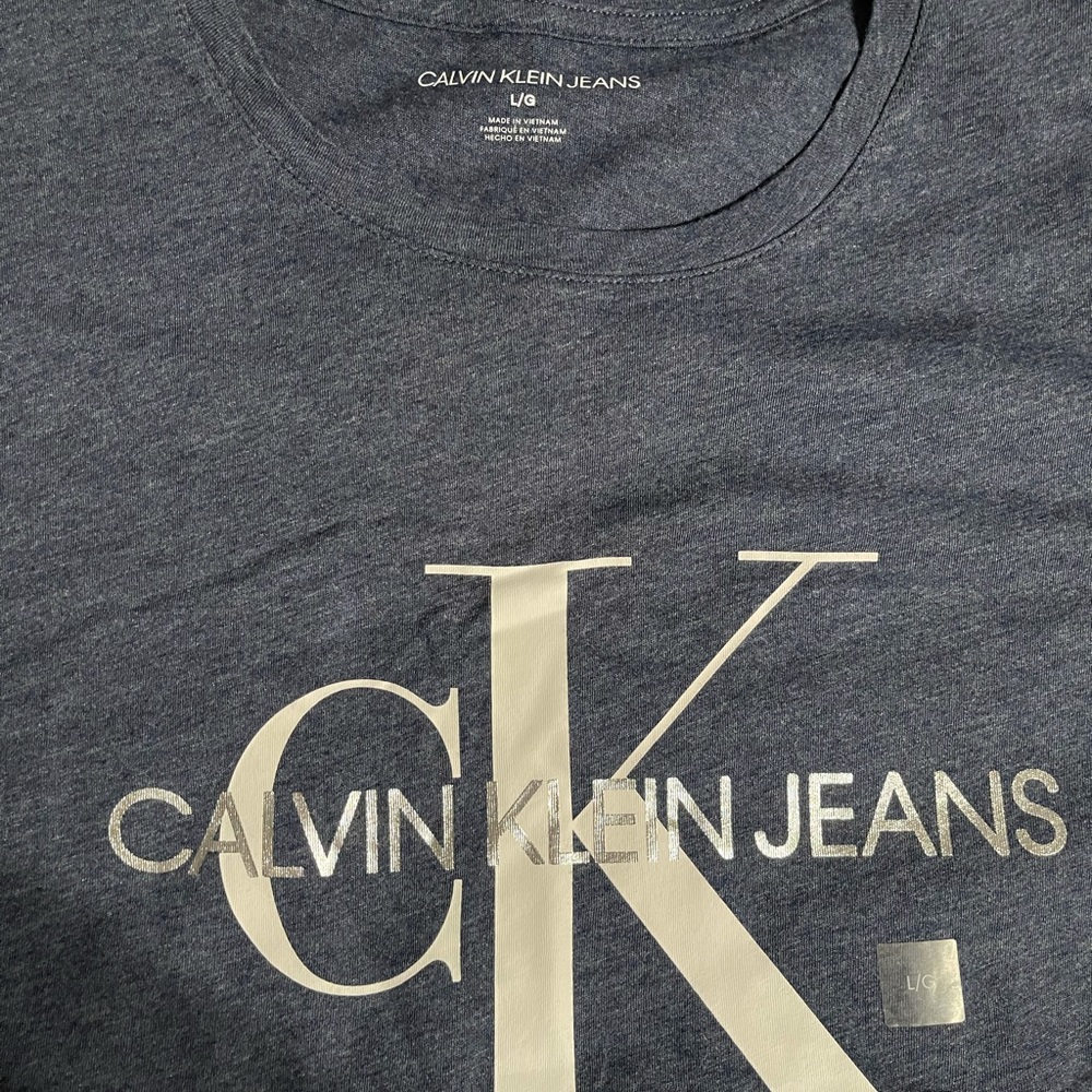 Calvin Klein t shirt. Brand new. Size: Large